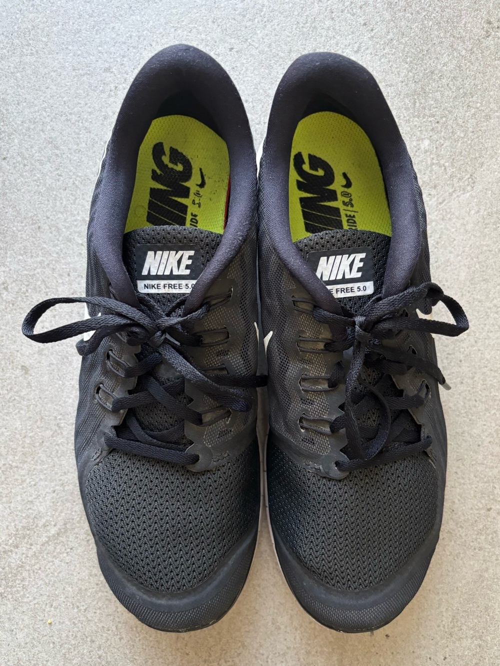 Nike Women’s Free 5.0 Running Training Walking Shoes Size 12 in Black/White - Picture 2 of 9